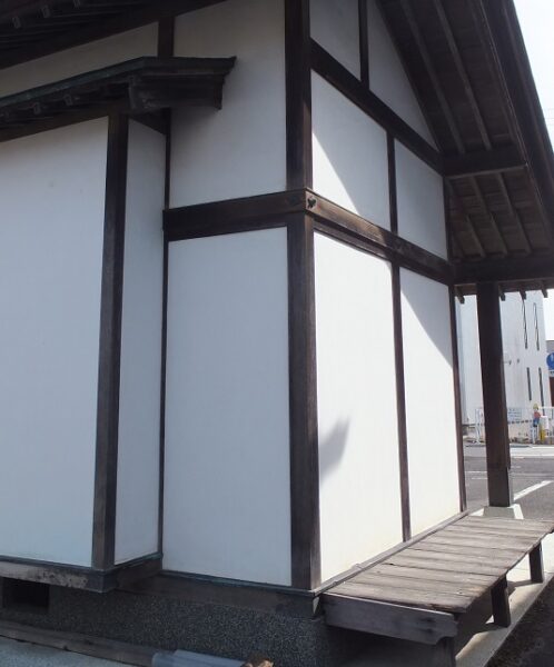 雷神社の横側