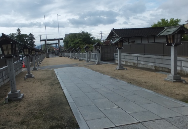 鳥居より西根神社